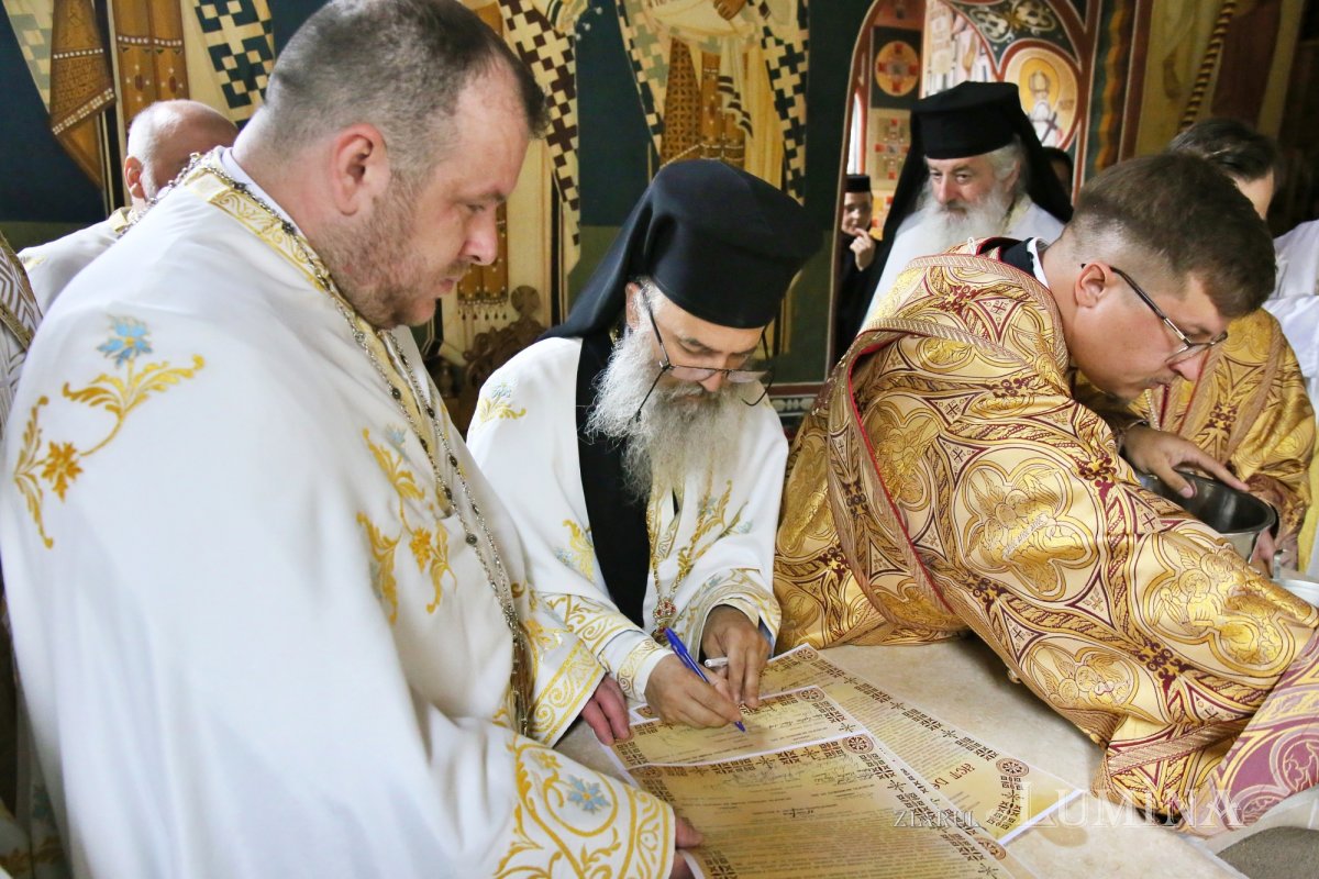 Casa Sfinților Iosif și Chiriac de la Bisericani a primit haină nouă luminoasă 298798