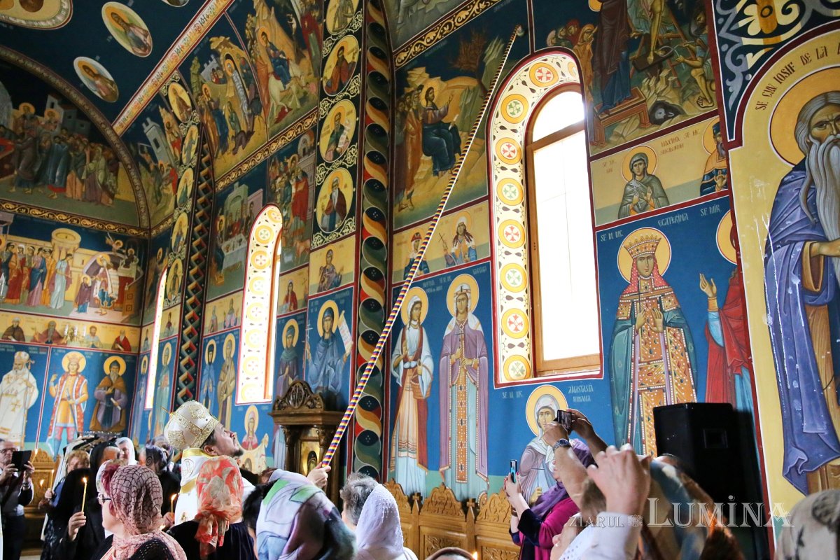 Casa Sfinților Iosif și Chiriac de la Bisericani a primit haină nouă luminoasă 298803