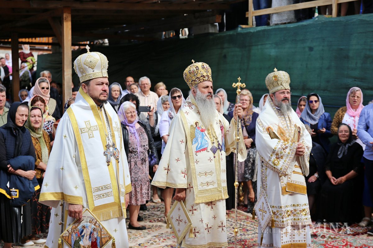 Casa Sfinților Iosif și Chiriac de la Bisericani a primit haină nouă luminoasă 298805