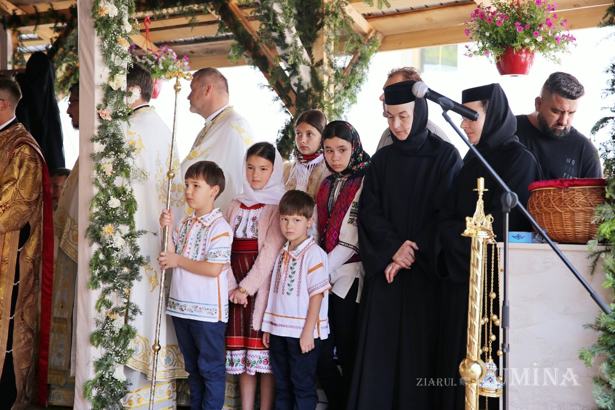 Casa Sfinților Iosif și Chiriac de la Bisericani a primit haină nouă luminoasă 298807