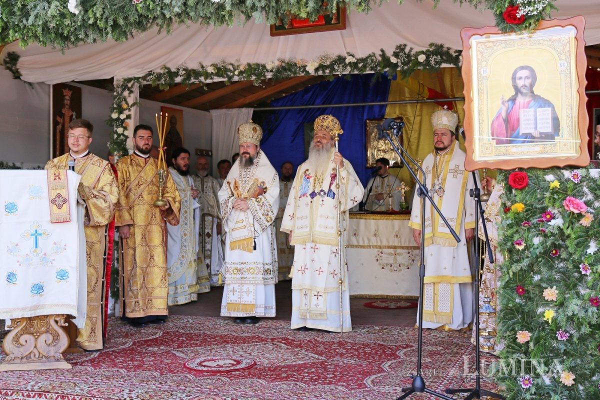 Casa Sfinților Iosif și Chiriac de la Bisericani a primit haină nouă luminoasă 298808