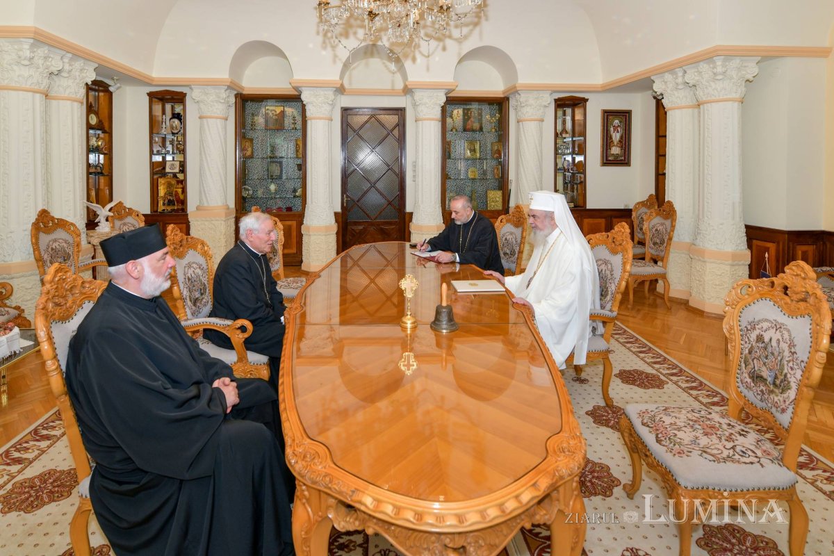 Episcop romano-catolic emerit de Padova în vizită la Patriarhia Română 299203