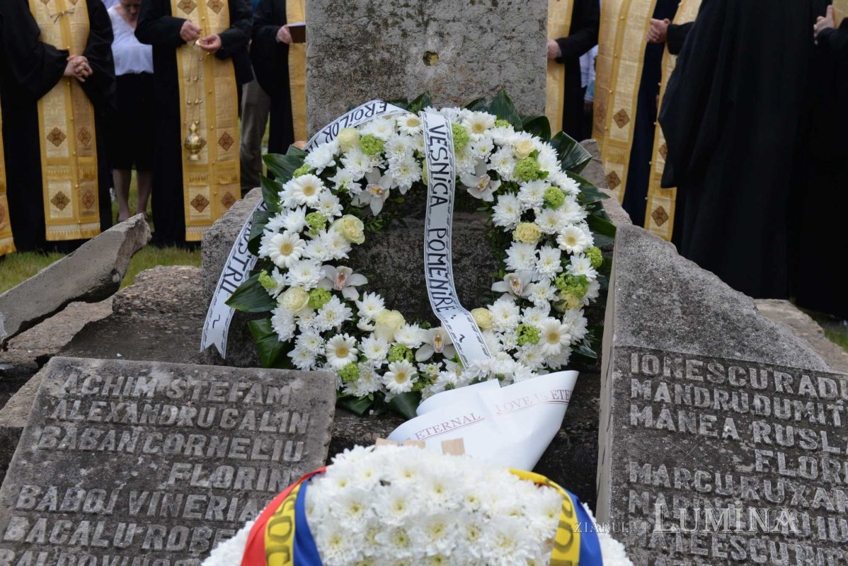 Pomenirea eroilor neamului și a victimelor Mineriadei din 1990 la București 299385