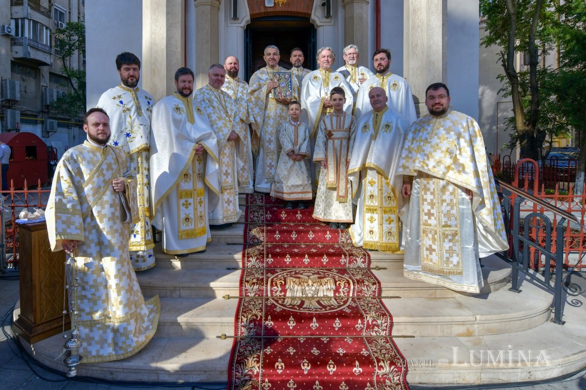 Biserica Zlătari din București a fost sfințită 300060