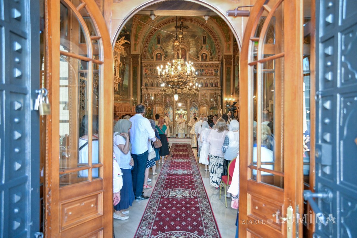 Biserica Zlătari din București a fost sfințită 300086