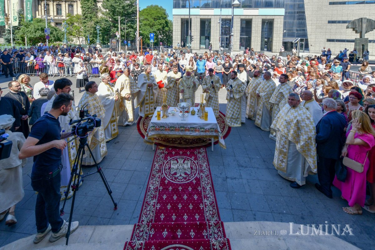Biserica Zlătari din București a fost sfințită 300087