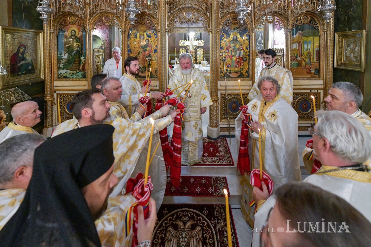 Biserica Zlătari din București a fost sfințită 300110