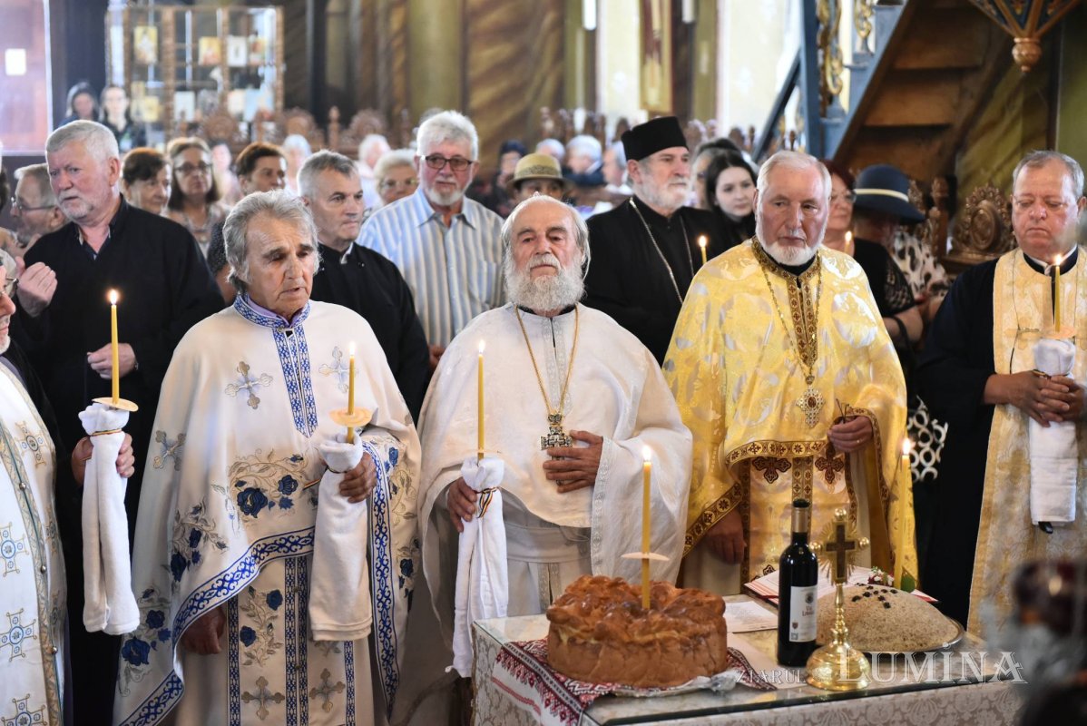 Revedere după 50 de ani a absolvenților teologi bucureșteni 300488