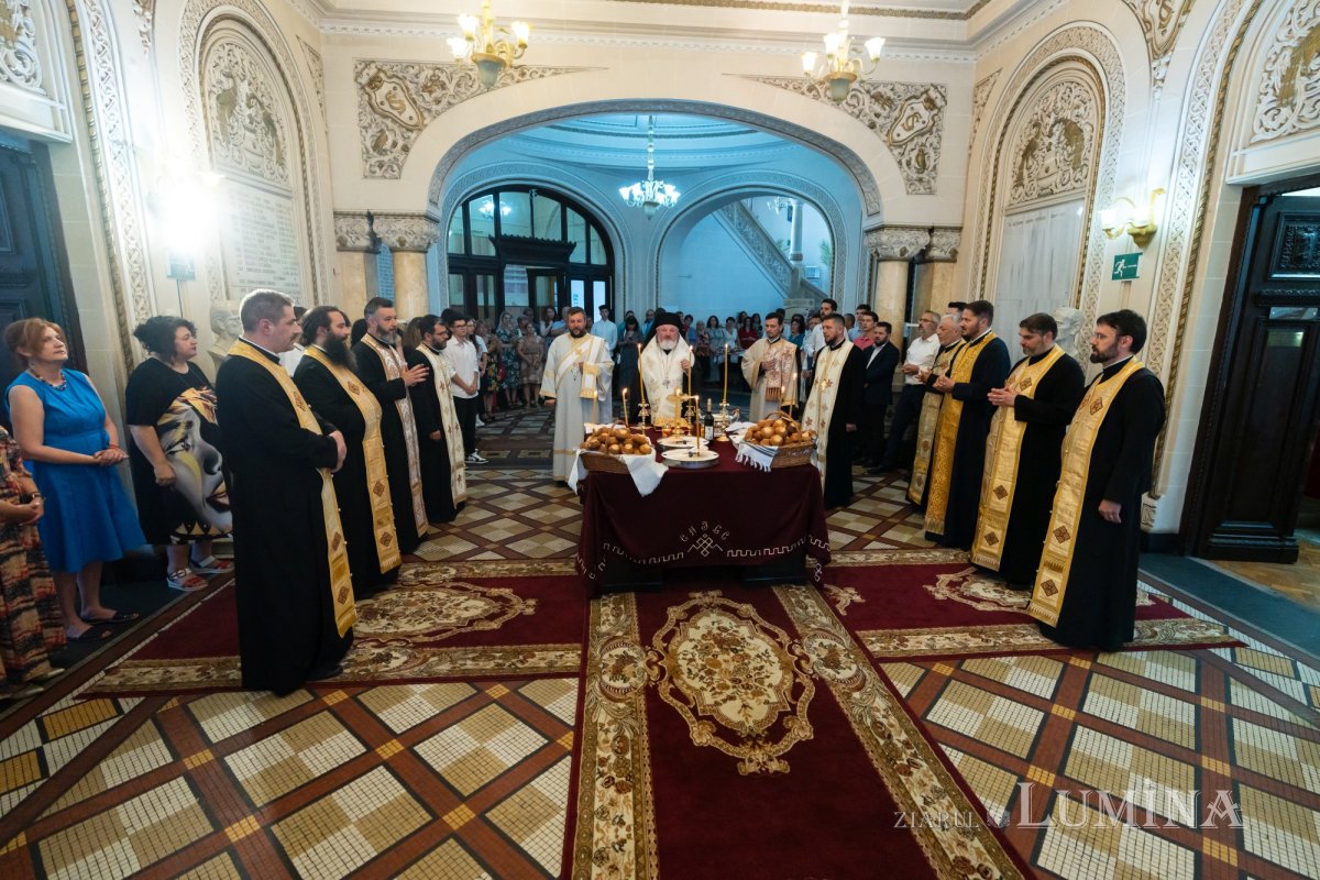 Aniversare prin rugăciune la un colegiu ploieștean 301325