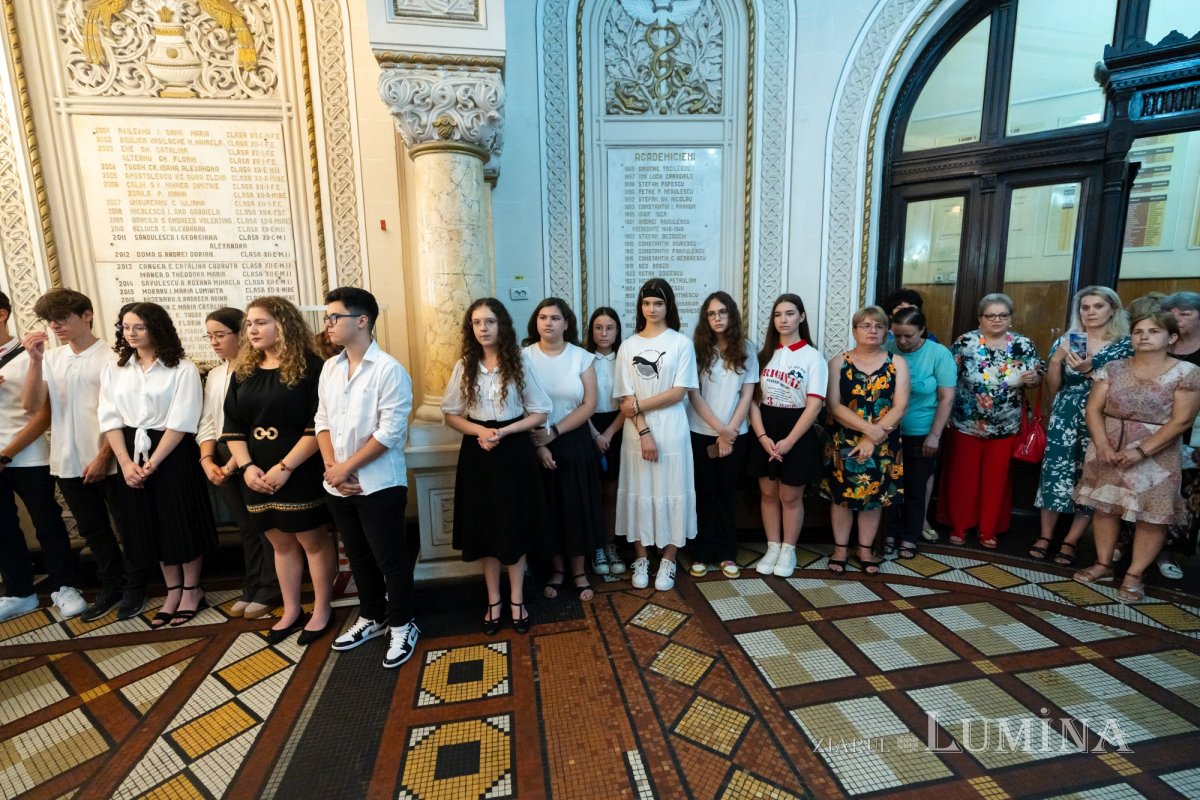 Aniversare prin rugăciune la un colegiu ploieștean 301327