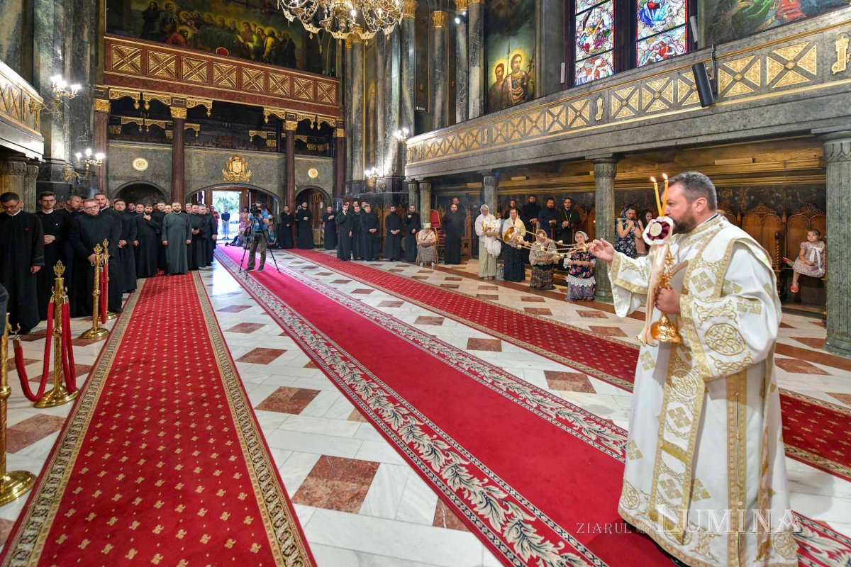 Cursuri pentru obținerea gradelor clericale organizate în București 301378