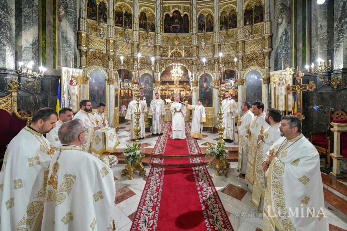 Cursuri pentru obținerea gradelor clericale organizate în București 301382