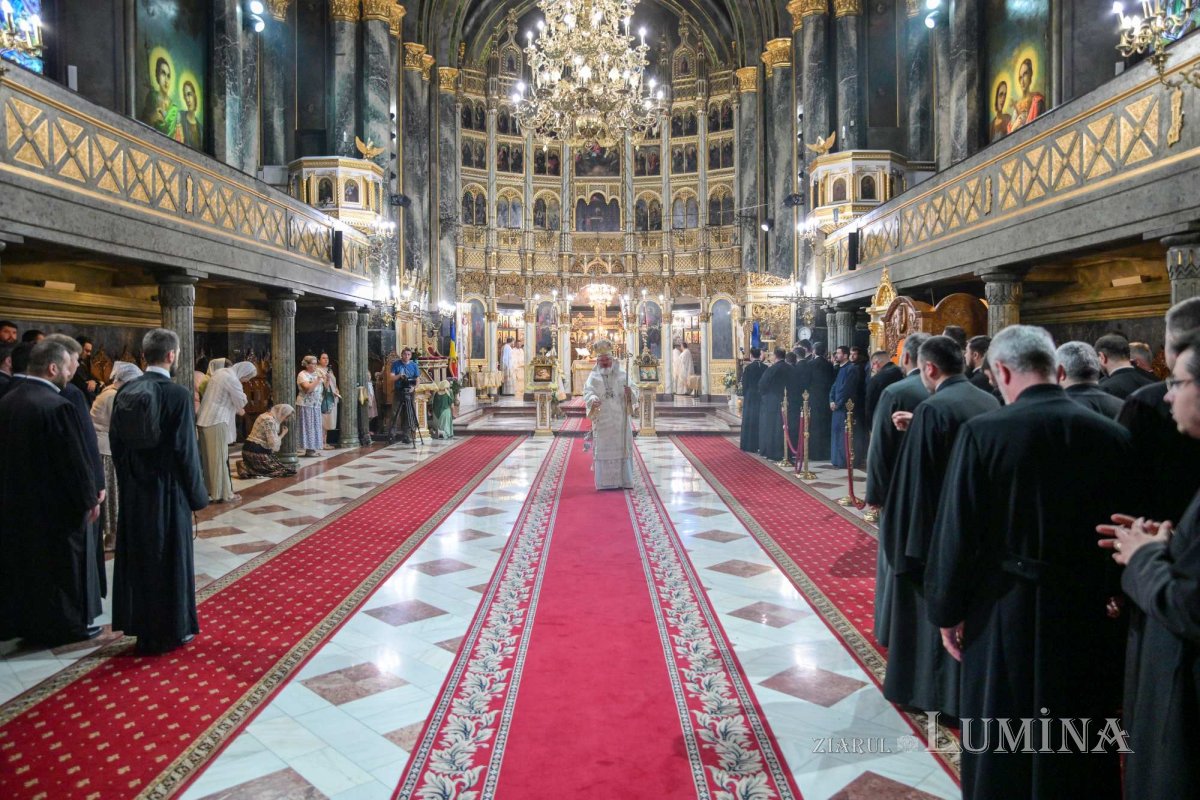 Cursuri pentru obținerea gradelor clericale organizate în București 301384