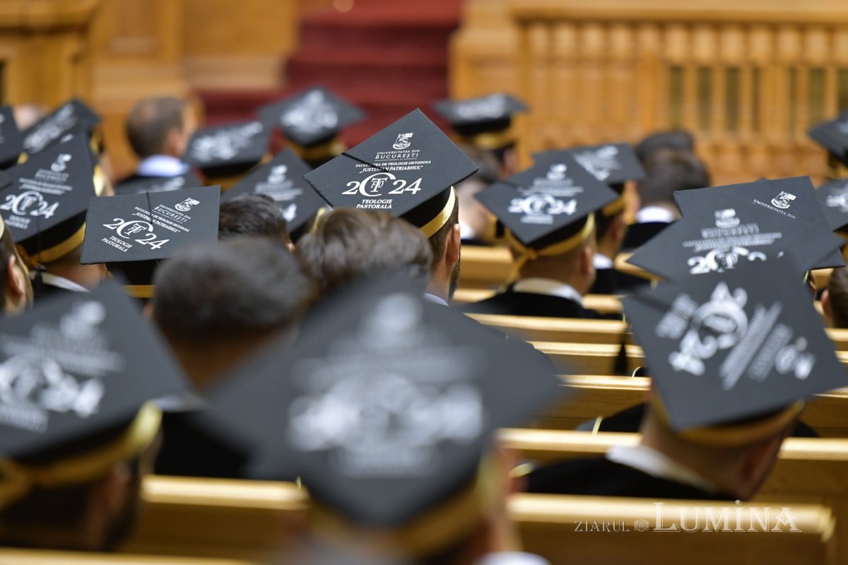 O nouă promoție de studenți teologi bucureșteni a depus jurământul de credință 301392