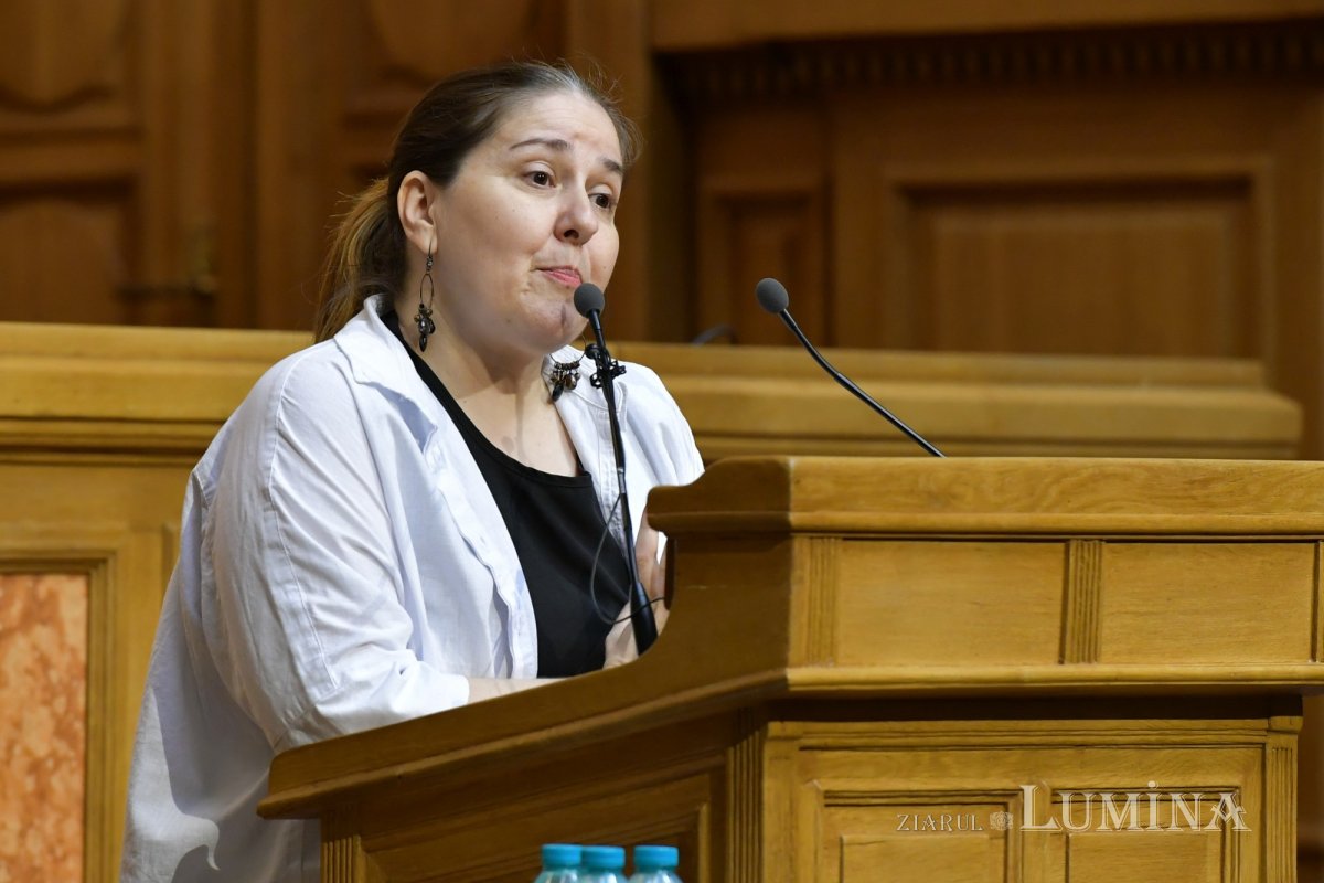 O nouă promoție de studenți teologi bucureșteni a depus jurământul de credință 301393