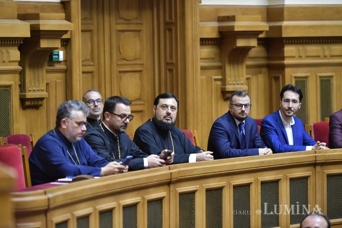 O nouă promoție de studenți teologi bucureșteni a depus jurământul de credință 301394