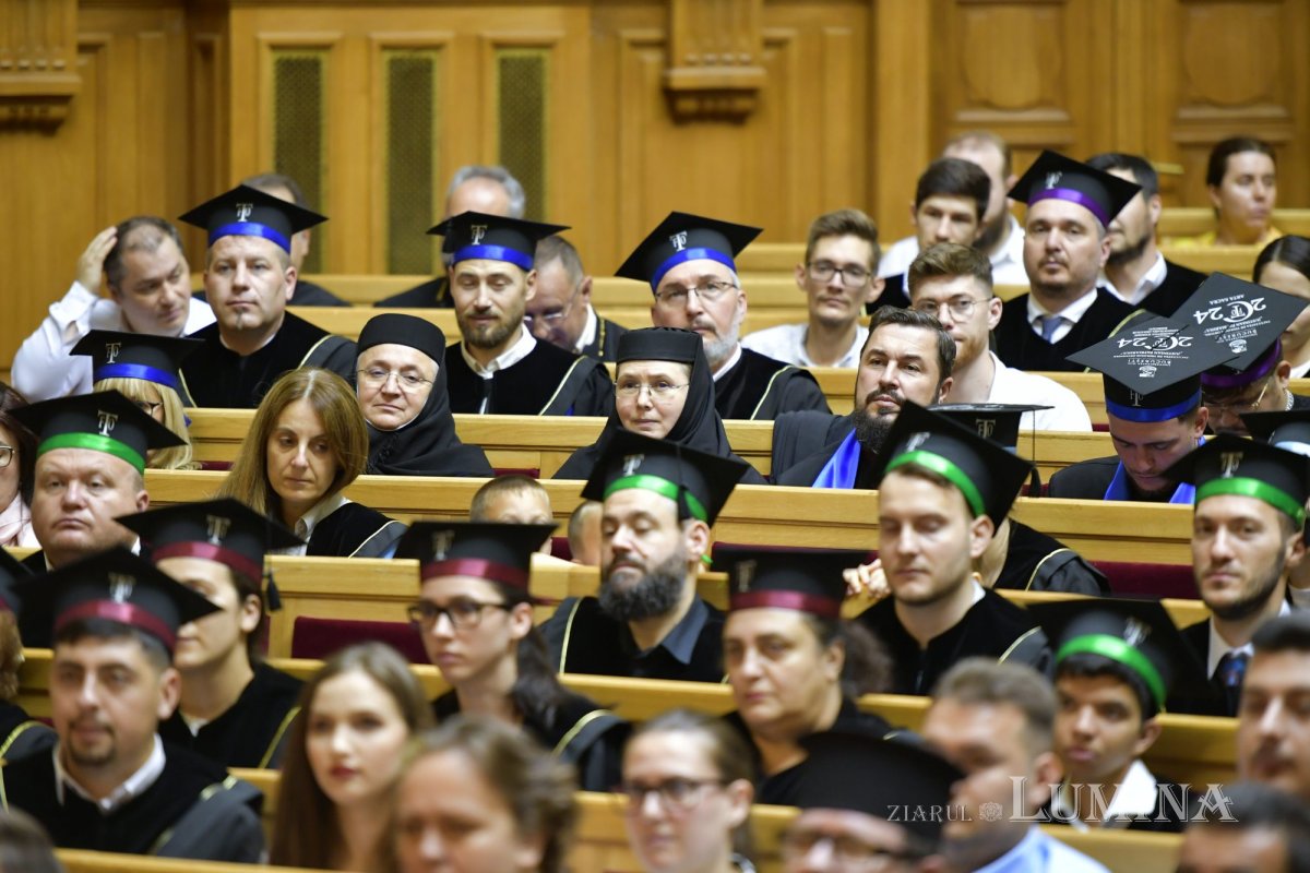 O nouă promoție de studenți teologi bucureșteni a depus jurământul de credință 301397