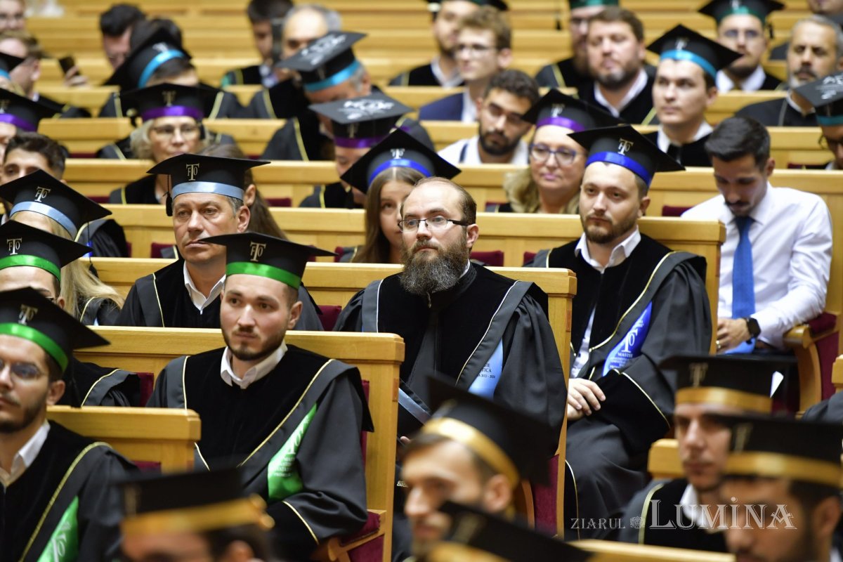 O nouă promoție de studenți teologi bucureșteni a depus jurământul de credință 301398