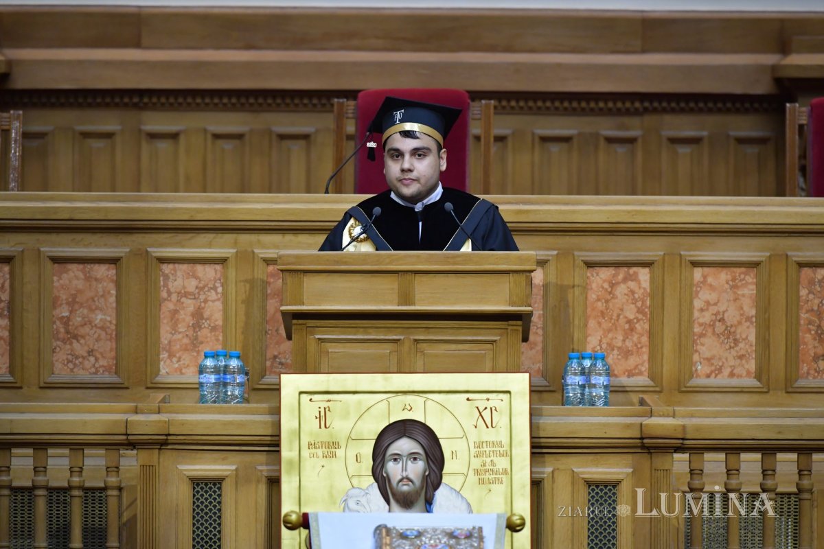 O nouă promoție de studenți teologi bucureșteni a depus jurământul de credință 301403