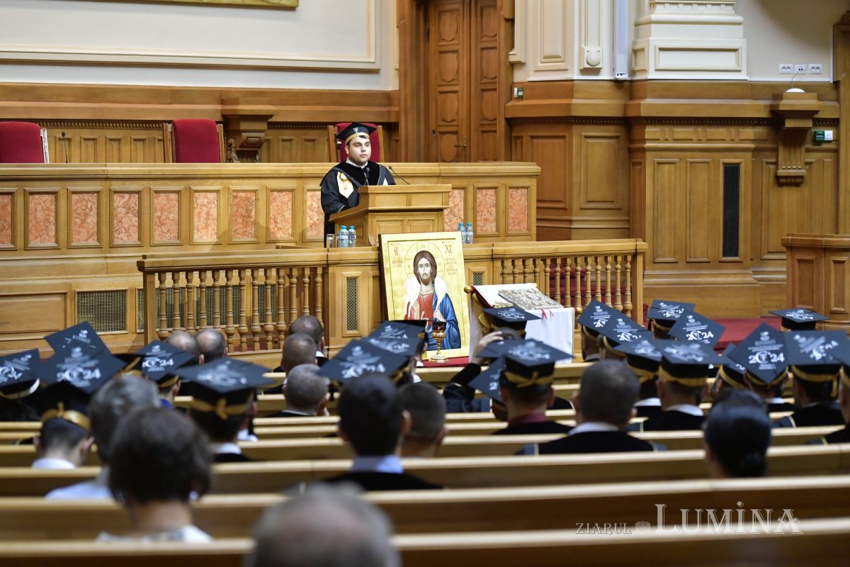 O nouă promoție de studenți teologi bucureșteni a depus jurământul de credință 301404