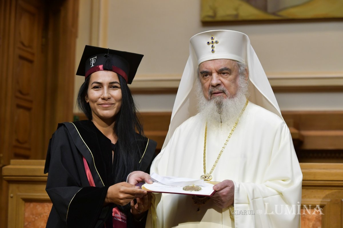 O nouă promoție de studenți teologi bucureșteni a depus jurământul de credință 301423