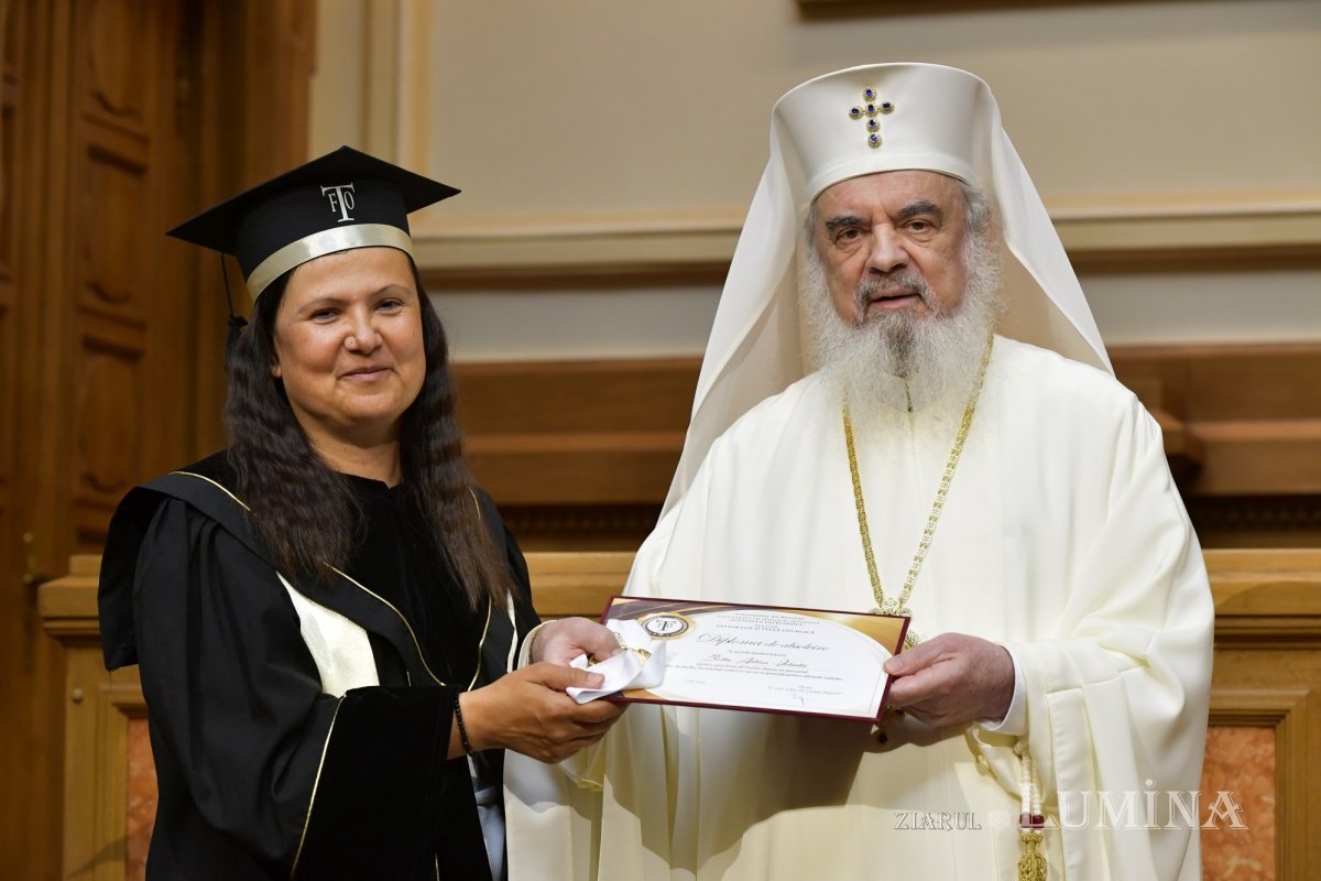 O nouă promoție de studenți teologi bucureșteni a depus jurământul de credință 301430