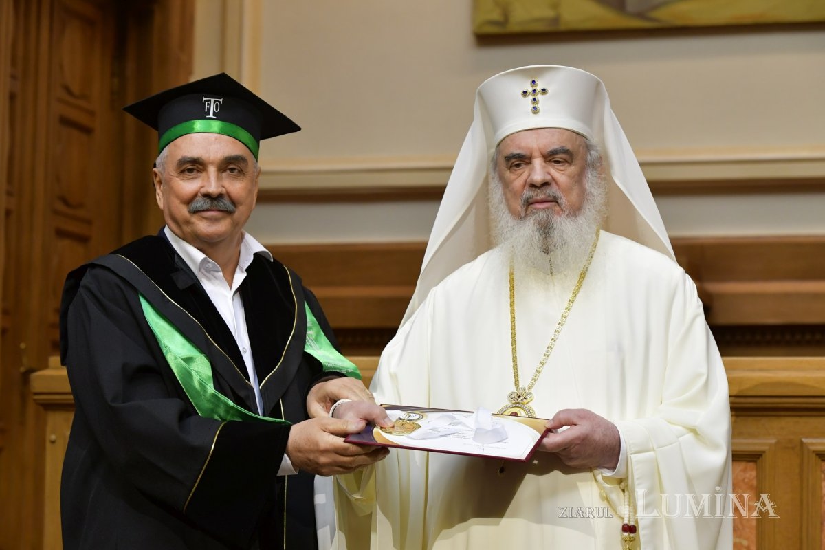 O nouă promoție de studenți teologi bucureșteni a depus jurământul de credință 301433