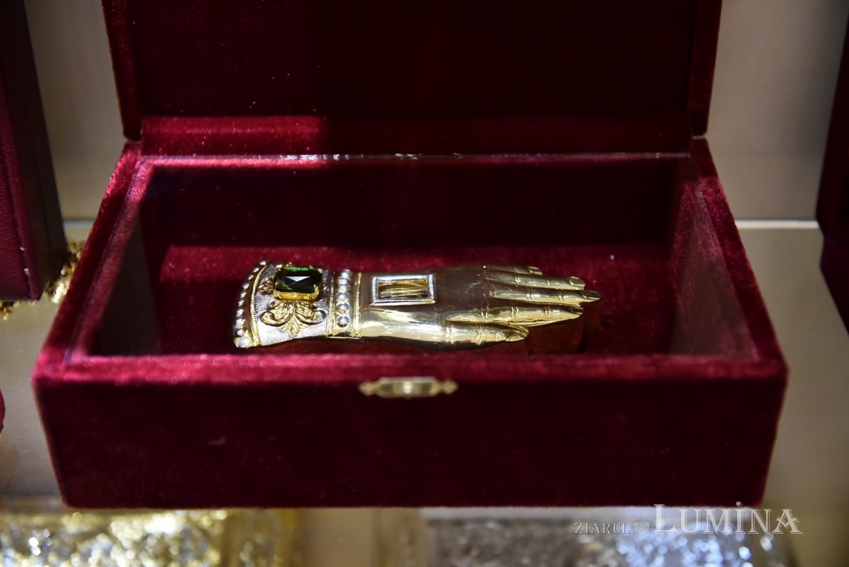 Rolul Bisericii de „odihnitoare a celor osteniți și însetați” reflectat în colportajul bisericesc 301743