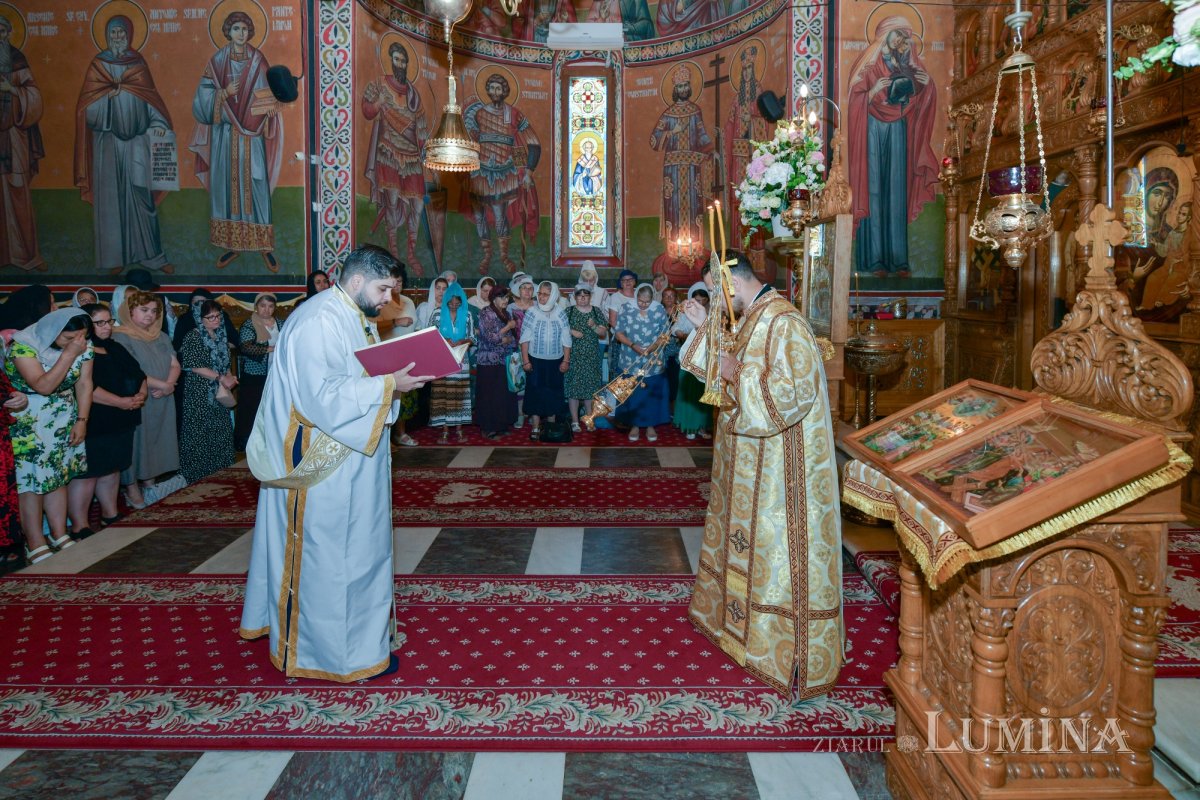 „Casnicii lui Dumnezeu” din neamul nostru, cinstiți în lavra lor din Capitală 302057