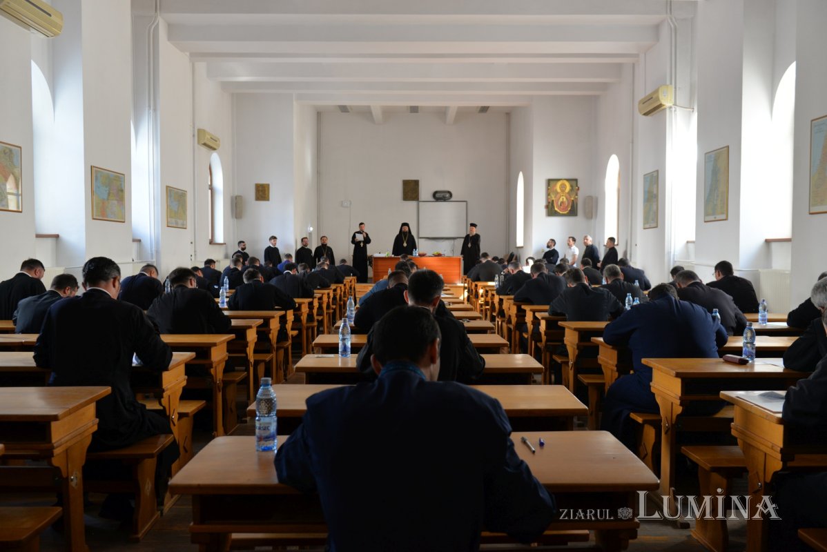 Examen pentru obținerea gradelor profesionale în preoție la București 302207