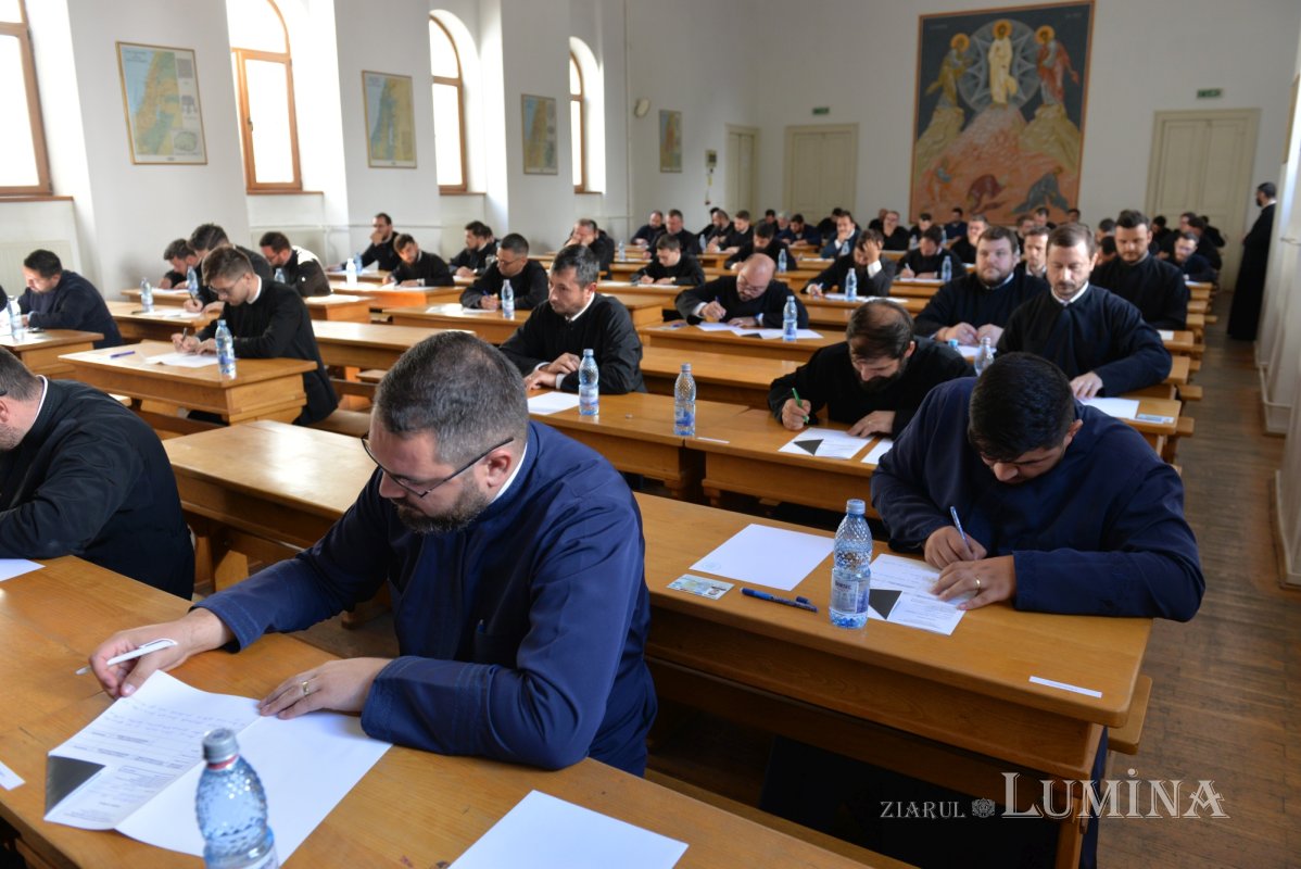 Examen pentru obținerea gradelor profesionale în preoție la București 302208