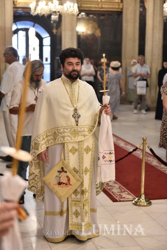 Parastas pentru Mitropoliții Țării Românești la Catedrala Patriarhală 302424