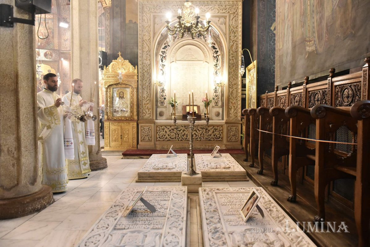 Parastas pentru Mitropoliții Țării Românești la Catedrala Patriarhală 302431