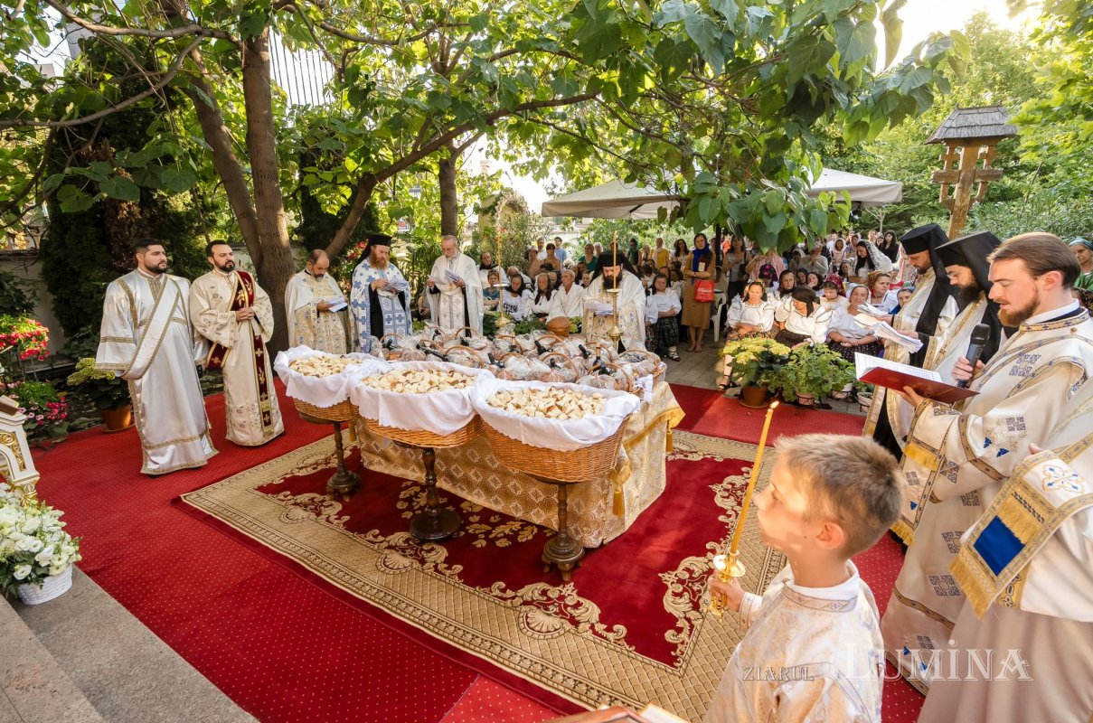 Priveghere în cinstea Icoanei Maicii Domnului „Prodromița” la Paraclisul Catedralei Naționale 302630