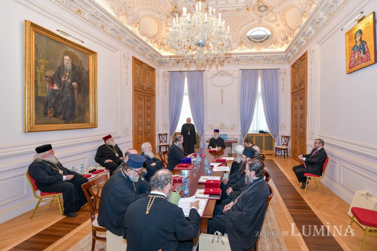 Ședință de lucru a Sfântului Sinod al Bisericii Ortodoxe Române 302460