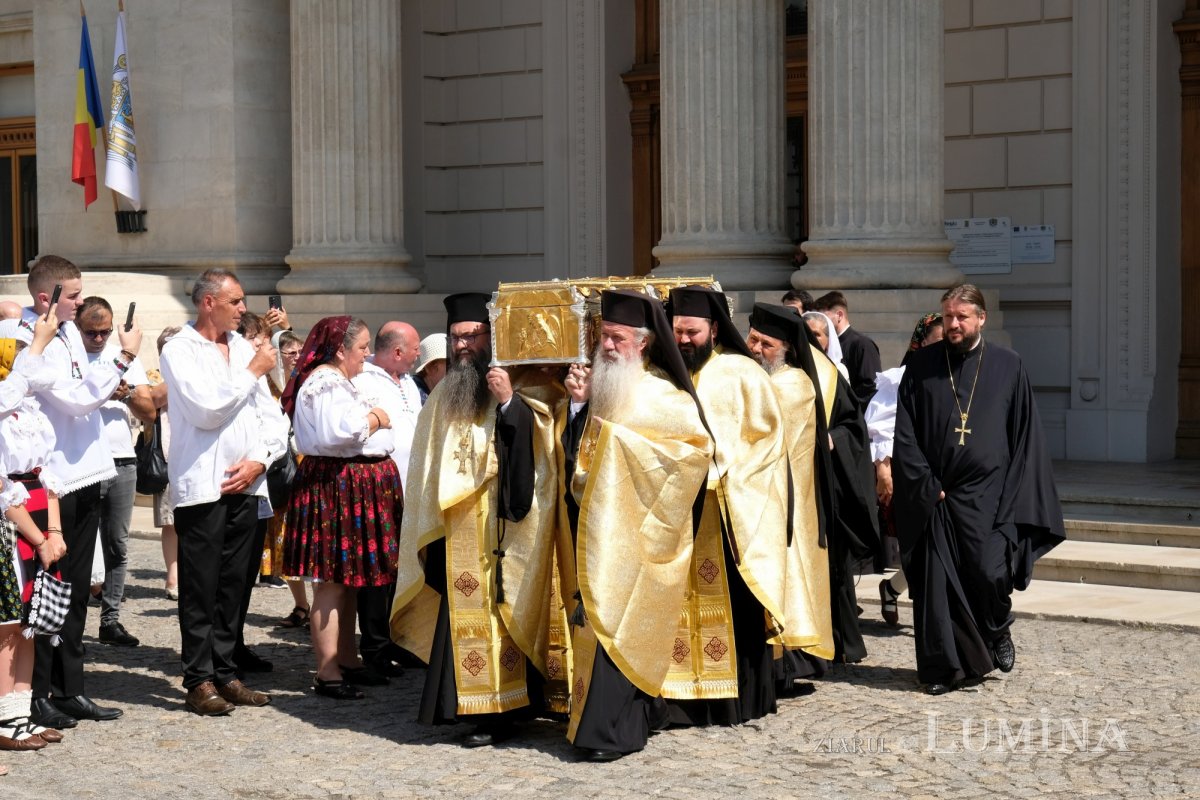 Moaştele Sfântului Dimitrie cel Nou au fost aşezate spre închinare în Baldachinul Sfinților 302823