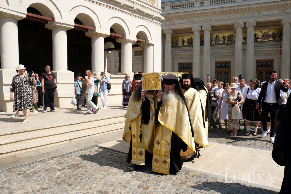 Moaştele Sfântului Dimitrie cel Nou au fost aşezate spre închinare în Baldachinul Sfinților 302826