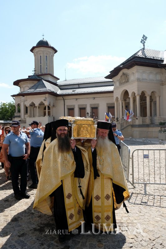 Moaştele Sfântului Dimitrie cel Nou au fost aşezate spre închinare în Baldachinul Sfinților 302827
