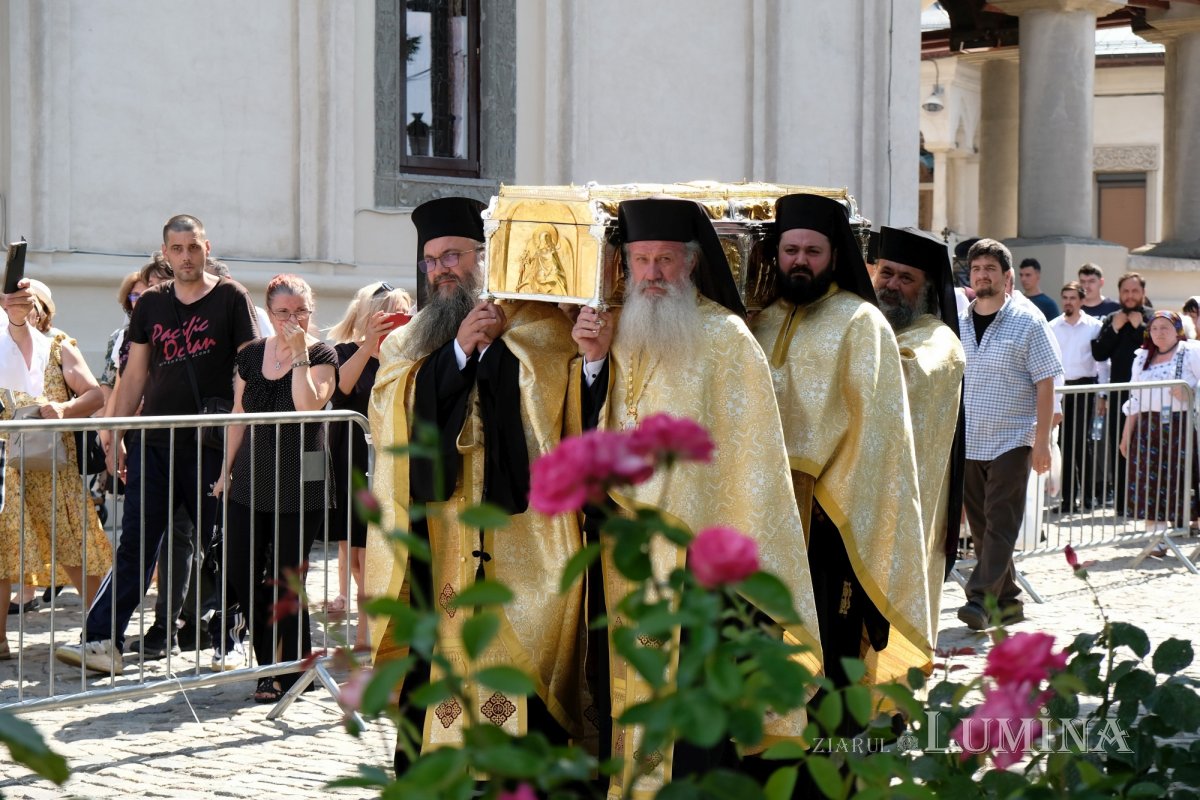 Moaştele Sfântului Dimitrie cel Nou au fost aşezate spre închinare în Baldachinul Sfinților 302828