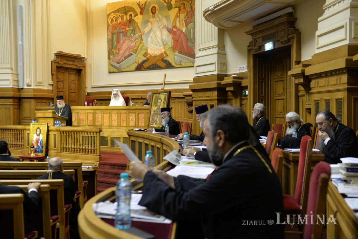 Noi hotărâri ale Sfântului Sinod al Bisericii Ortodoxe Române 302786