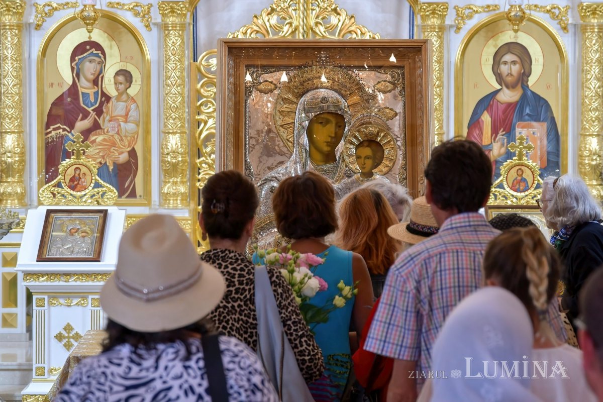 Sclipirile Luminii: Paraclisul Catedralei Mântuirii Neamului 302672