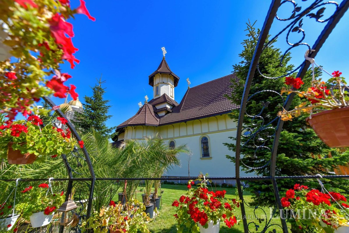 Sclipirile Luminii: Paraclisul Catedralei Mântuirii Neamului 302673