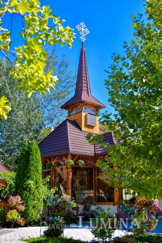 Sclipirile Luminii: Paraclisul Catedralei Mântuirii Neamului 302675