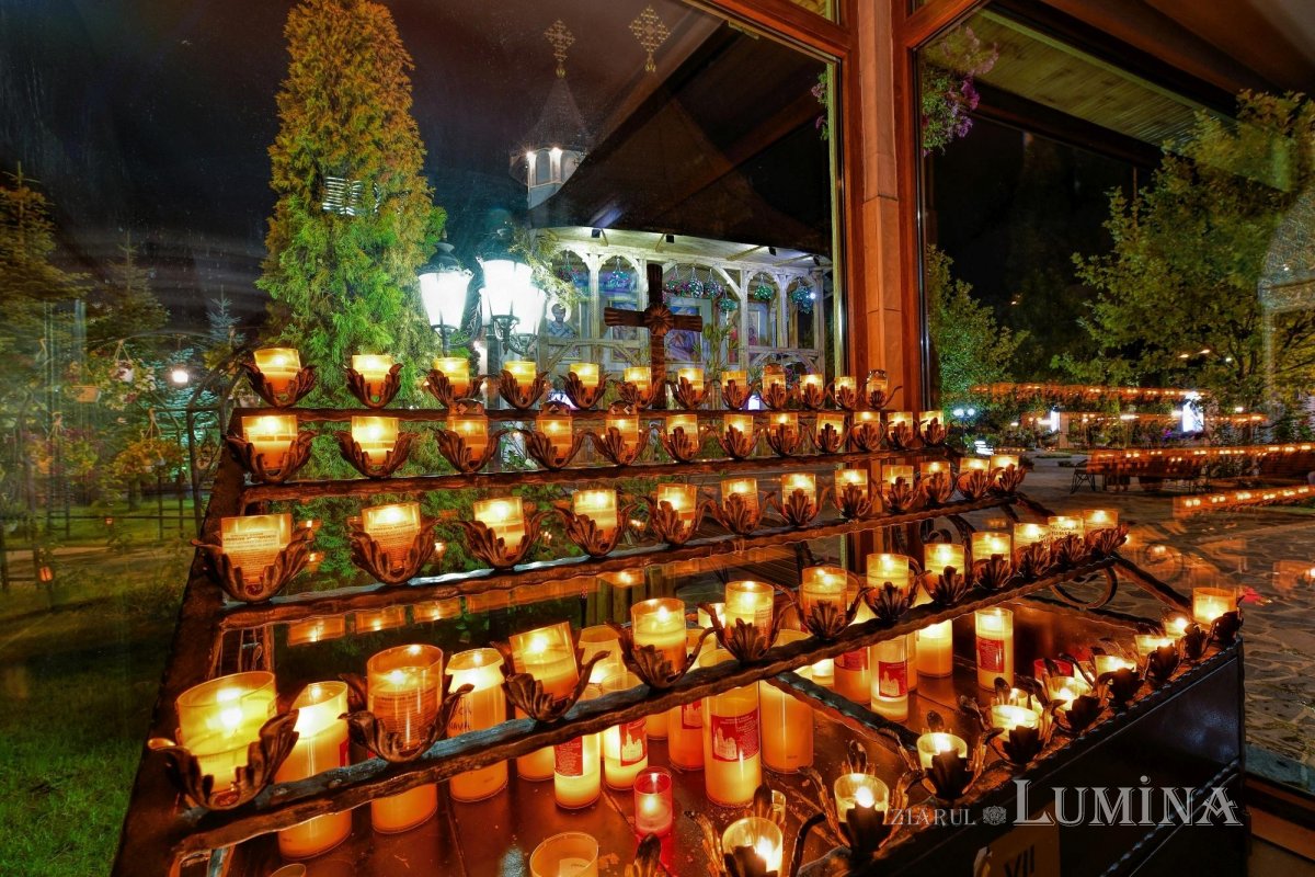 Sclipirile Luminii: Paraclisul Catedralei Mântuirii Neamului 302679