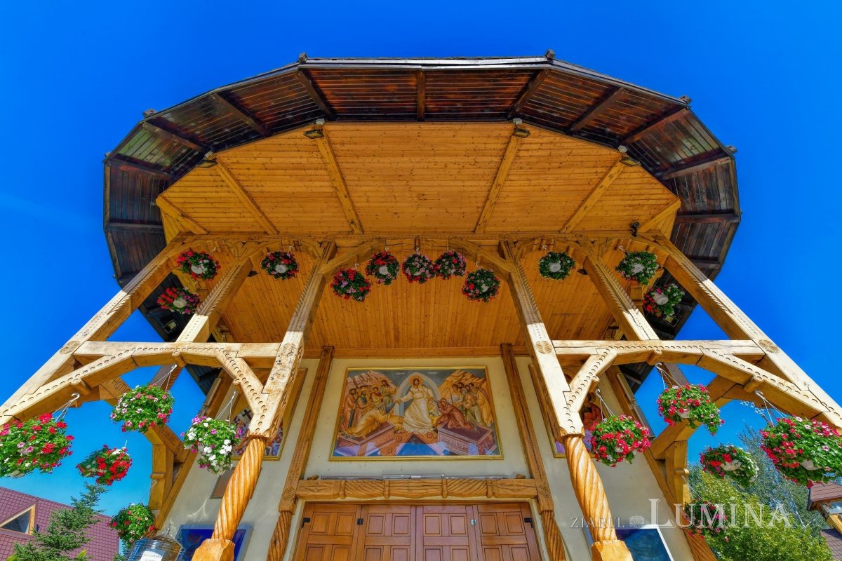 Sclipirile Luminii: Paraclisul Catedralei Mântuirii Neamului 302680