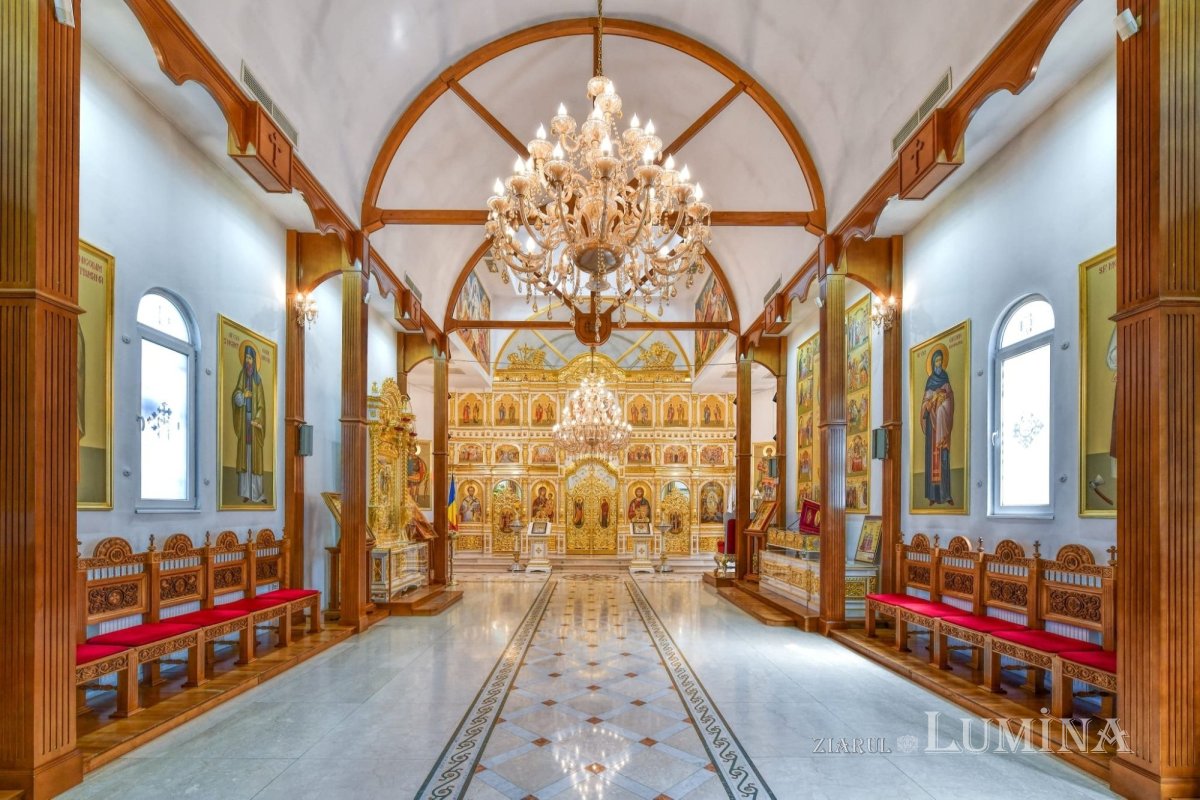 Sclipirile Luminii: Paraclisul Catedralei Mântuirii Neamului 302681