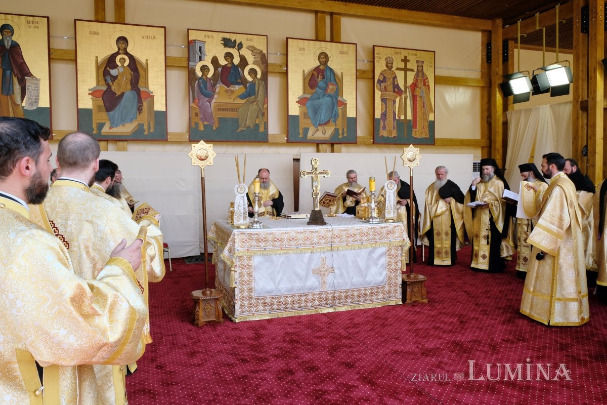 Sfântul Cuvios Dimitrie cel Nou i-a primit pe pelerini în cetatea sa 302842