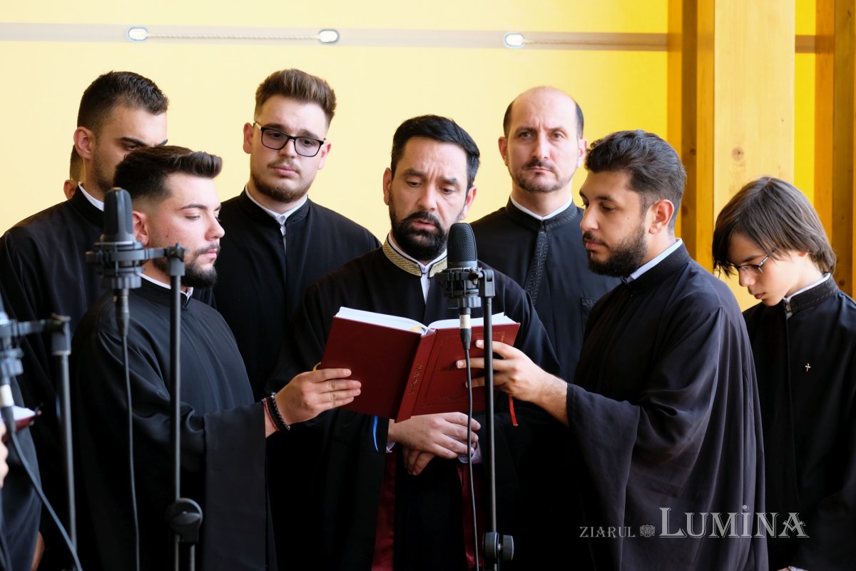 Sfântul Cuvios Dimitrie cel Nou i-a primit pe pelerini în cetatea sa 302844