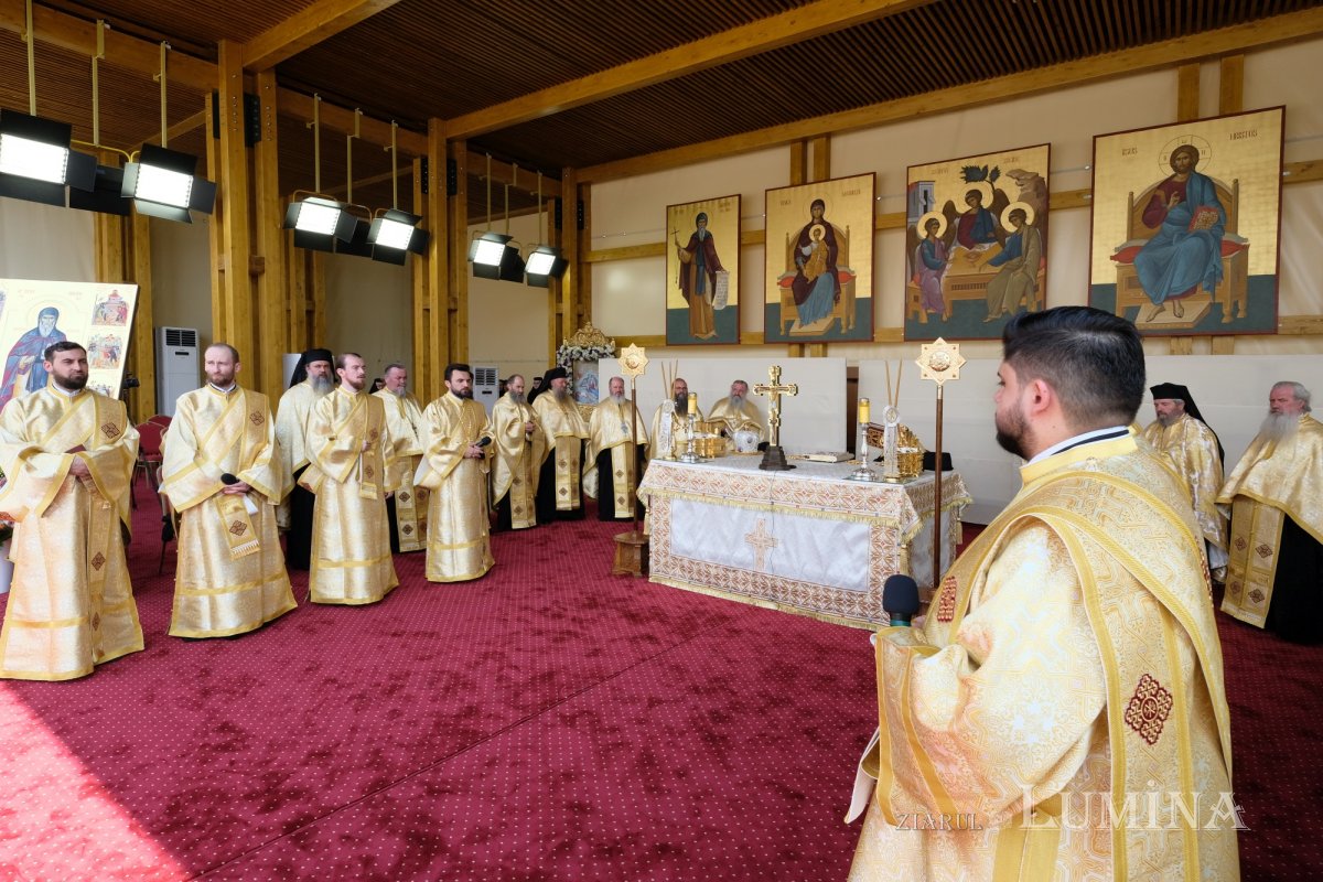 Sfântul Cuvios Dimitrie cel Nou i-a primit pe pelerini în cetatea sa 302845