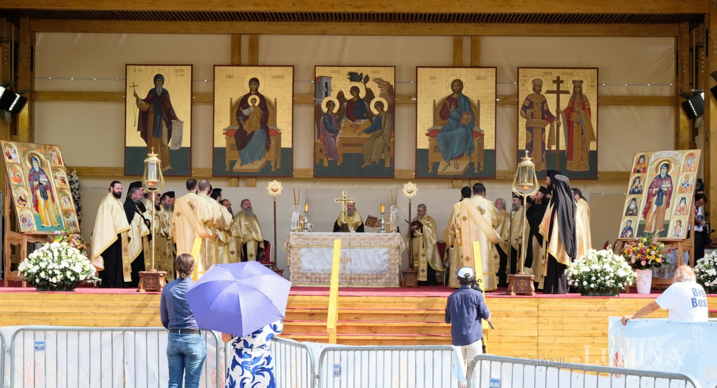 Sfântul Cuvios Dimitrie cel Nou i-a primit pe pelerini în cetatea sa 302847